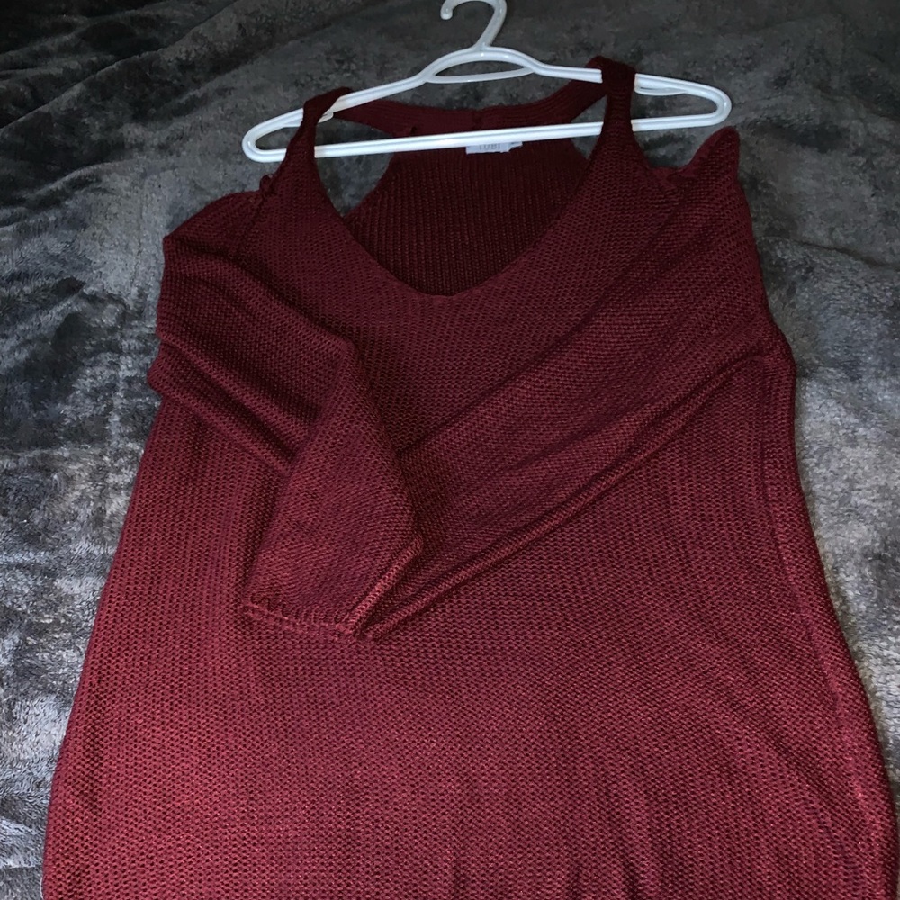 V neck cold shoulder tunic length sweater❤️